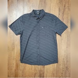 Volcom wavy striped short sleeve button down shirt